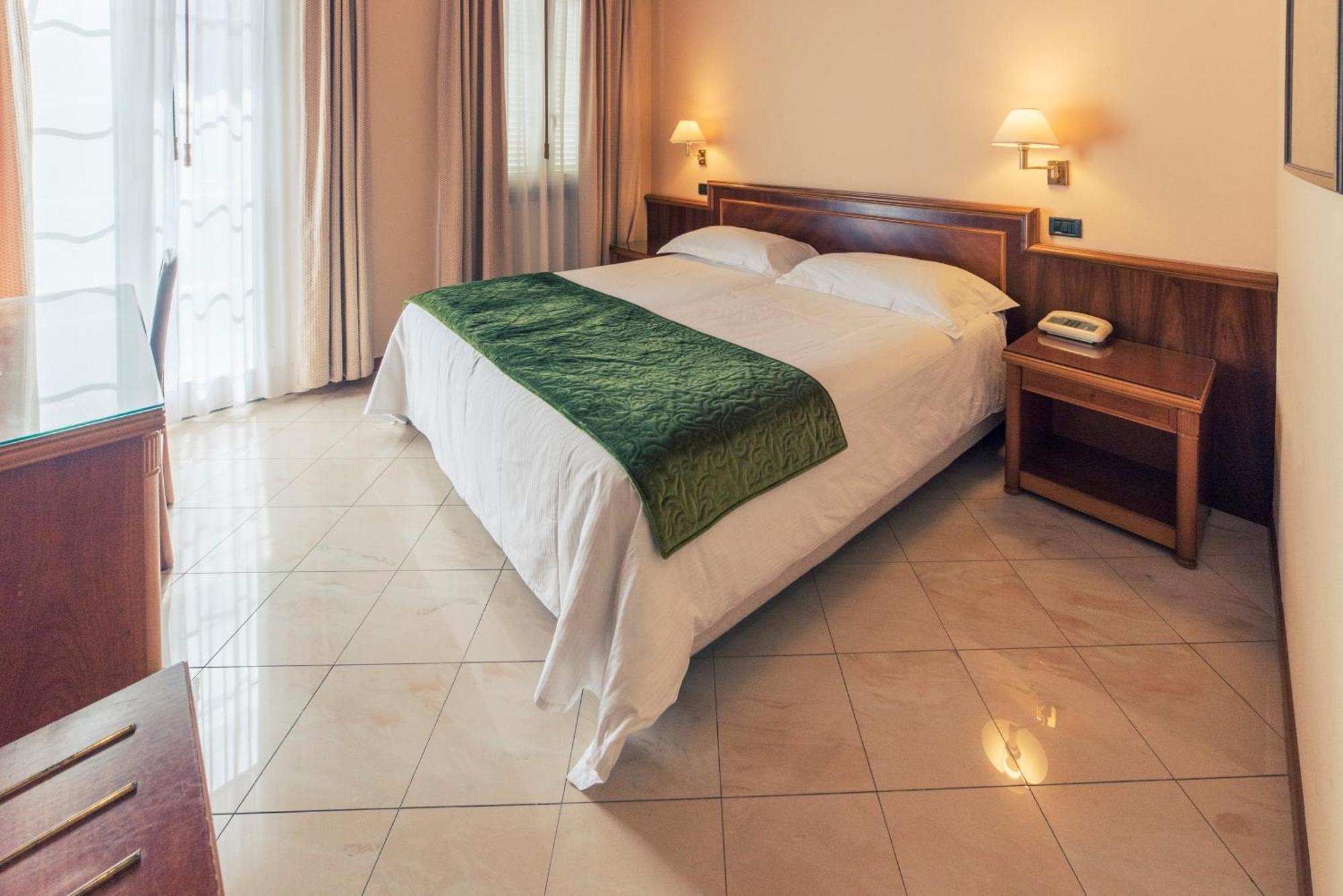 Hotel Bettina เมอร์กอซโซ ภายนอก รูปภาพ
