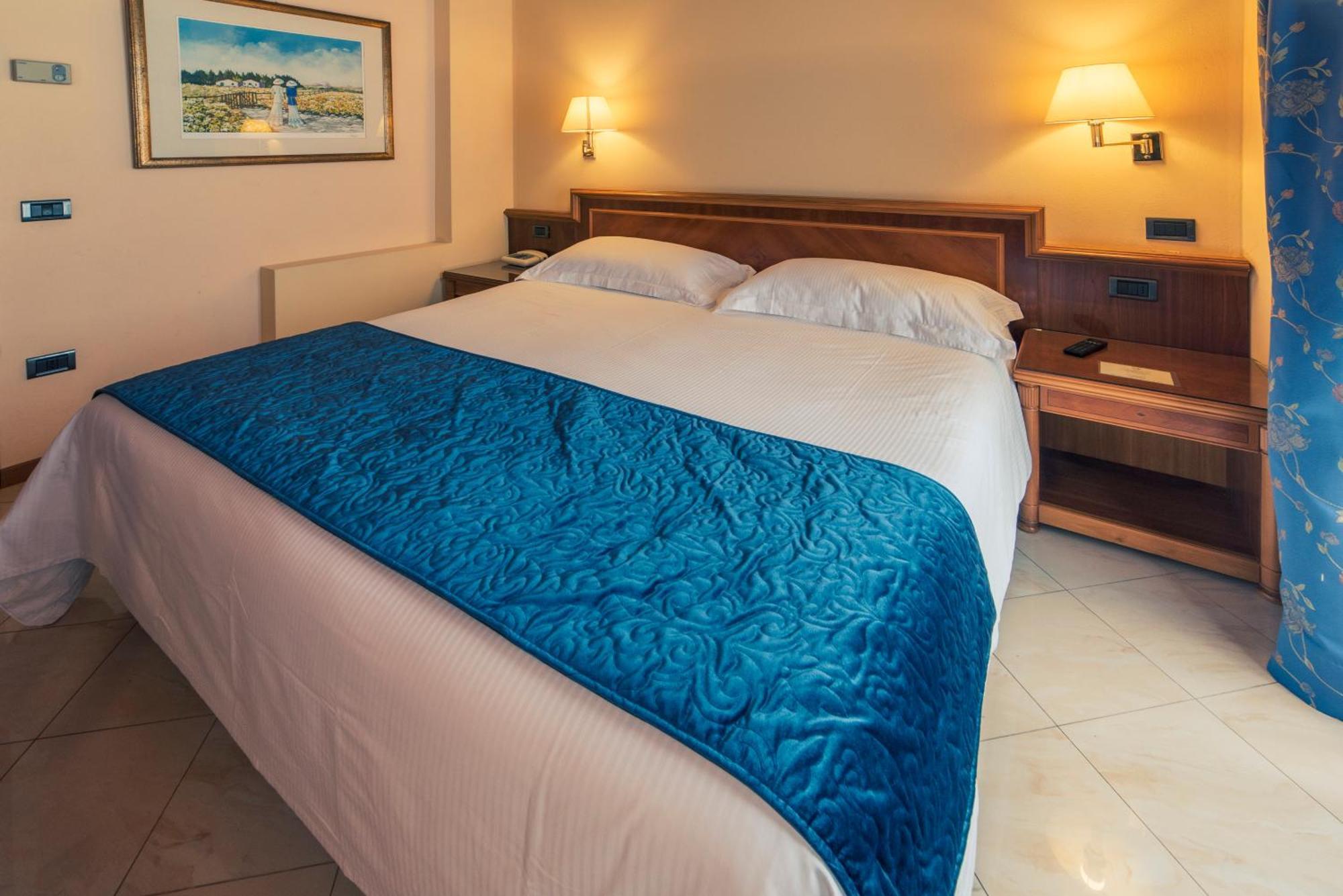 Hotel Bettina เมอร์กอซโซ ภายนอก รูปภาพ